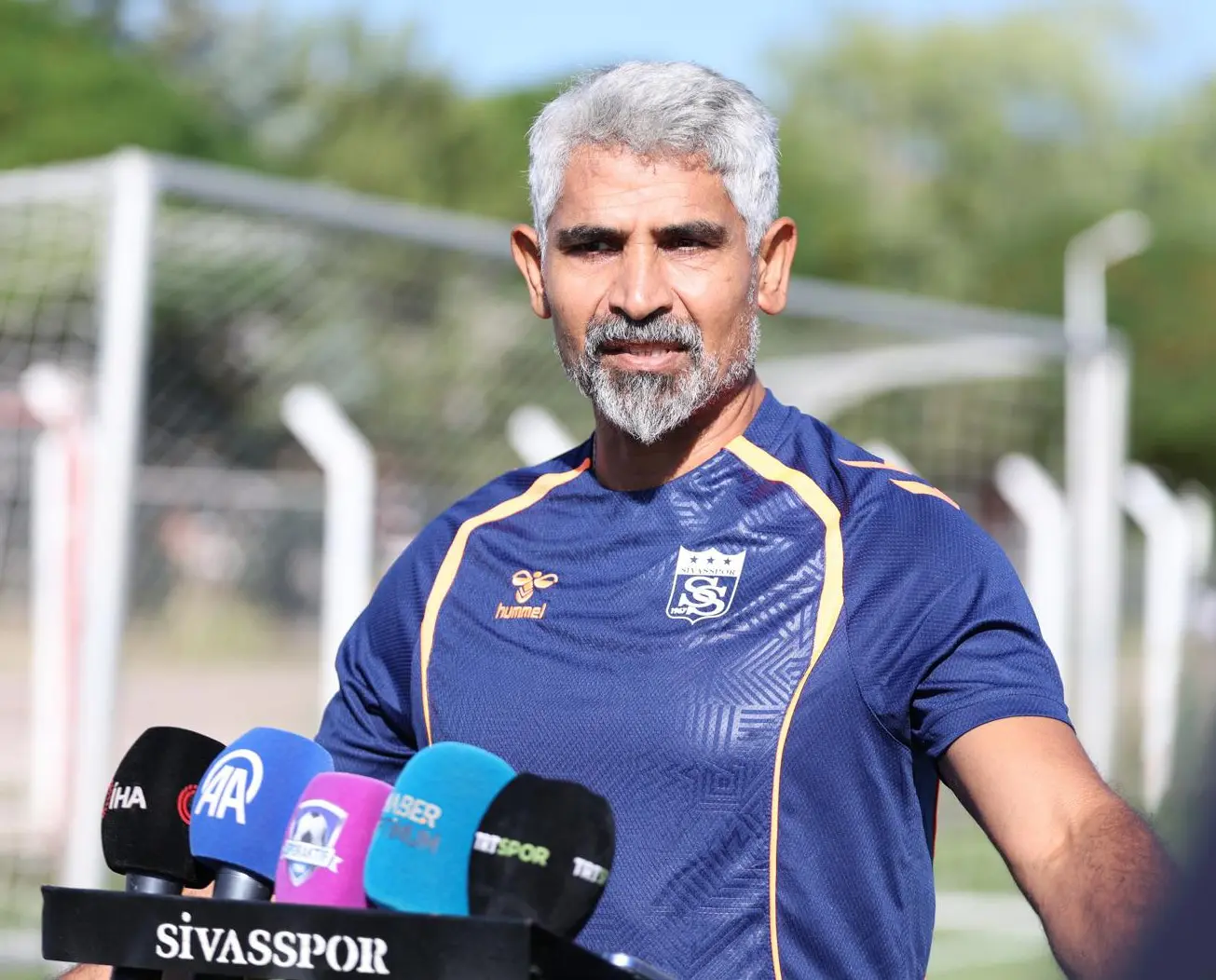 İsmet Taşdemir: Önceliğimiz Sivasspor'un borçsuz bir kulüp olmasını sağlamak