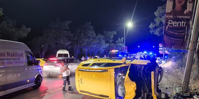 Bodrum'da taksi ile motosikletin çarpışması sonucu 2 kişi öldü