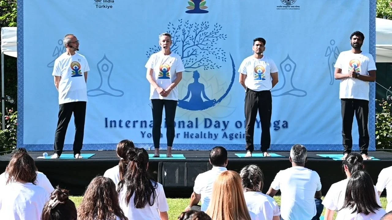 Ankara’da renkli Yoga Günü kutlaması