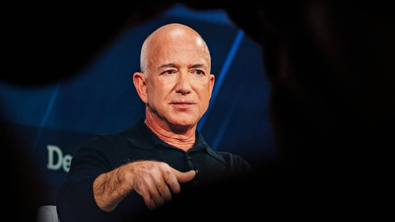 Yapay zeka tartışmalarına Bezos noktayı koydu: İnsanların yerini almayacak, sonsuz iş var