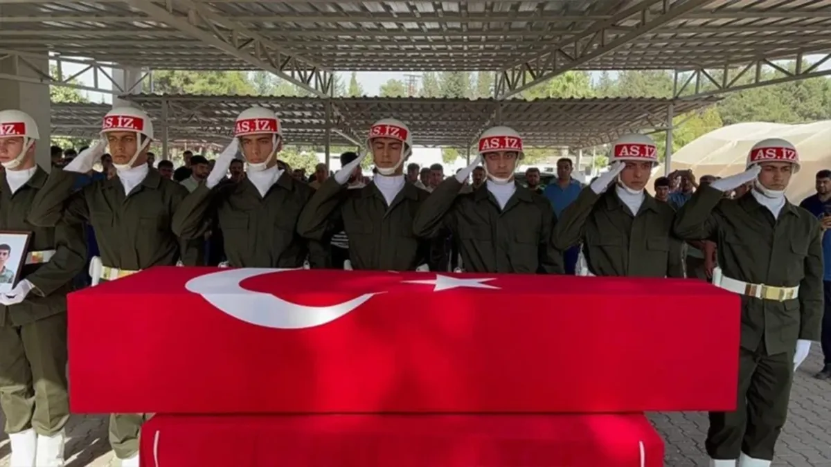 Kalp krizi sonucu hayatını kaybeden emekli asker, son yolculuğuna uğurlandı