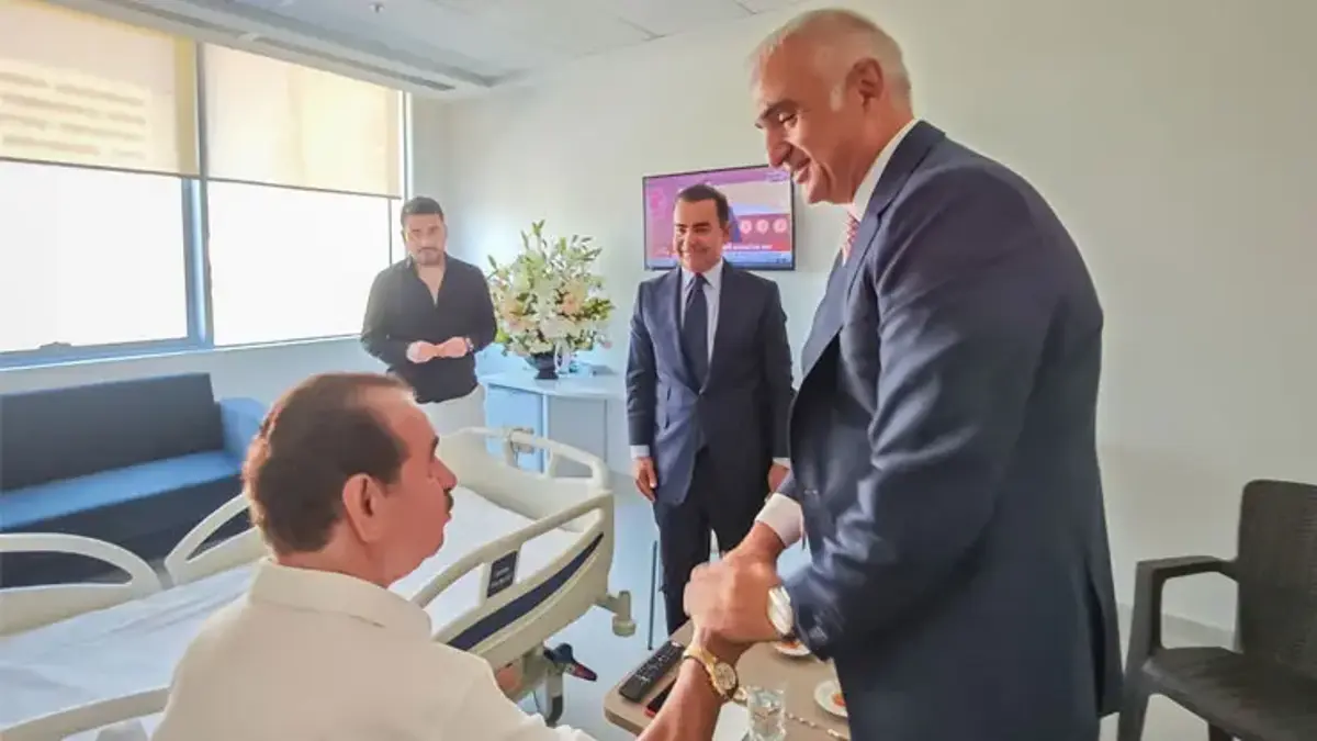 Bakan Ersoy'dan İbrahim Tatlıses'e geçmiş olsun ziyareti