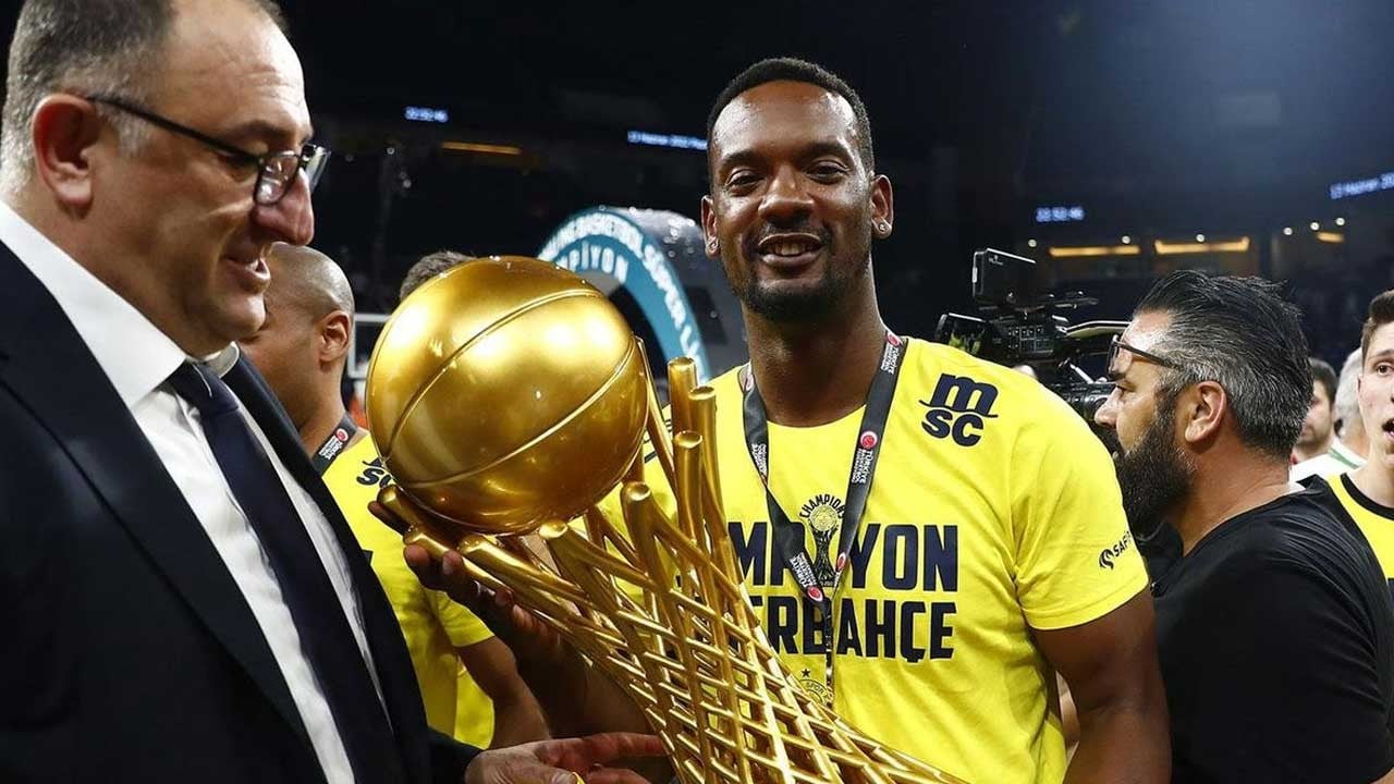 Fenerbahçe'den ayrıldı Galatasaray'a imza attı! "Hoş geldin Dyshawn Pierre"