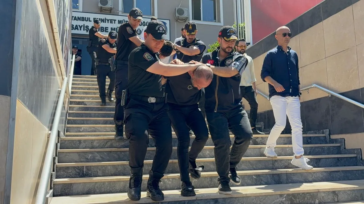 İBB Kültür A.Ş. Genel Müdür Yardımcısı Erhan Karaal’ın kaçırılmasıyla ilgili gözaltına alınan 12 şüpheli adliyeye sevk edildi