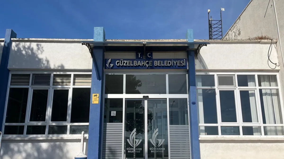 Seferihisar Belediyesi'ndeki yolsuzlukta yeni gelişme! Eski Belediye Başkanı'nın eşi gözaltında