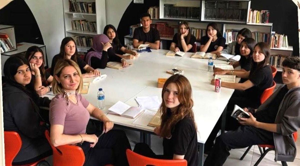 Köyceğiz Naip Hüseyin Anadolu Lisesi dijital dergi birincisi
