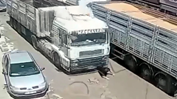 Edirne'de feci kaza! TIR'ın çarptığı yaya öldü