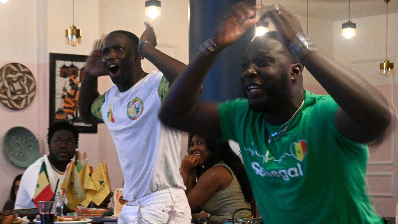Fransa-Senegal maçı New Jersey’de oynadı, Beyoğlu’nda yaşandı