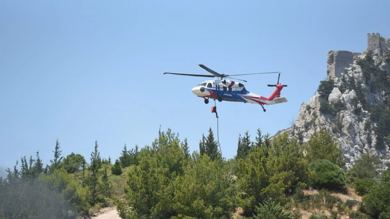 Yavru vatanda nefes kesen tatbikat! Türk Kartalları St. Hilarion'da destan yazdı