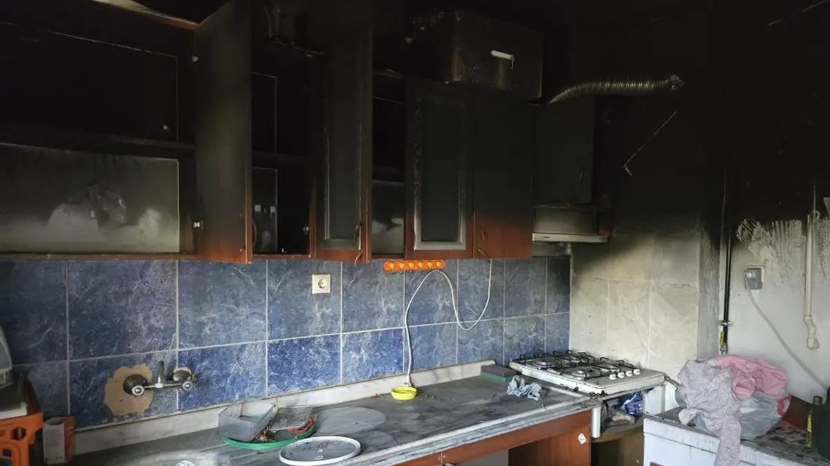 Buzdolabı evi kullanılamaz hale getirdi! Aile son anda kurtuldu