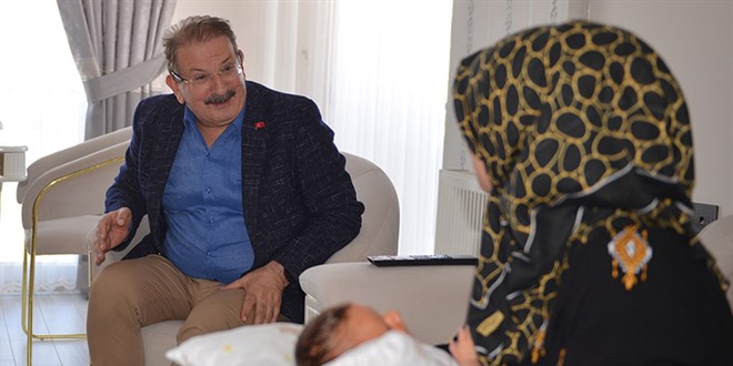 Topuk tarama testini reddeden aileyi Sağlık Müdürü ikna etti