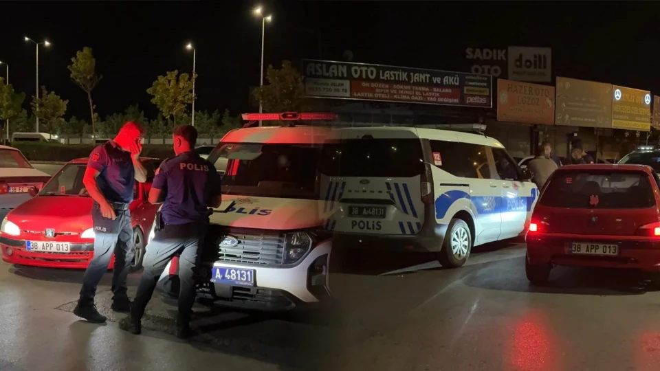Kayseri’de polisten kaçan alkollü sürücüye rekor ceza: "Dur" ihtarına uymamanın bedeli ağır oldu | Yerel Haberler