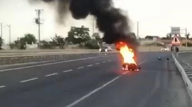 Tekirdağ’da seyir halindeki motosiklet alev alev yandı