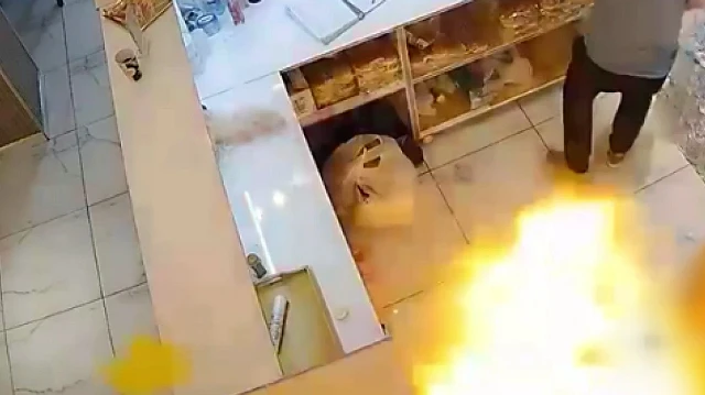 Kafede mutfak tüpü bomba gibi patladı