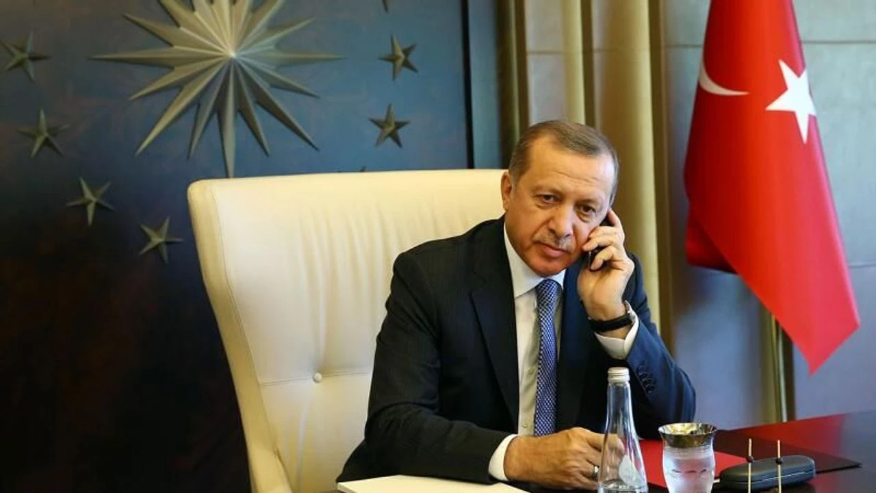 Cumhurbaşkanı Erdoğan'dan Aziz Yıldırım'a tebrik telefonu