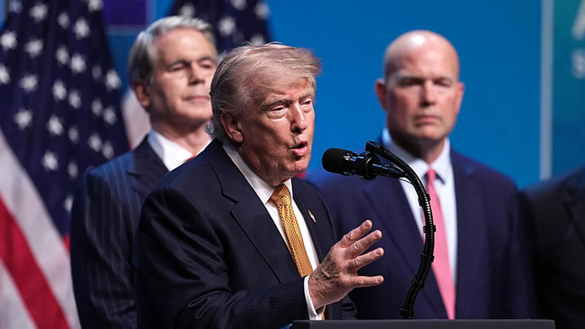 Trump Yönetimi Suriye’nin Teröre Destek Veren Ülkeler listesinden çıkarılması için Kongre’ye bildirimde bulundu!