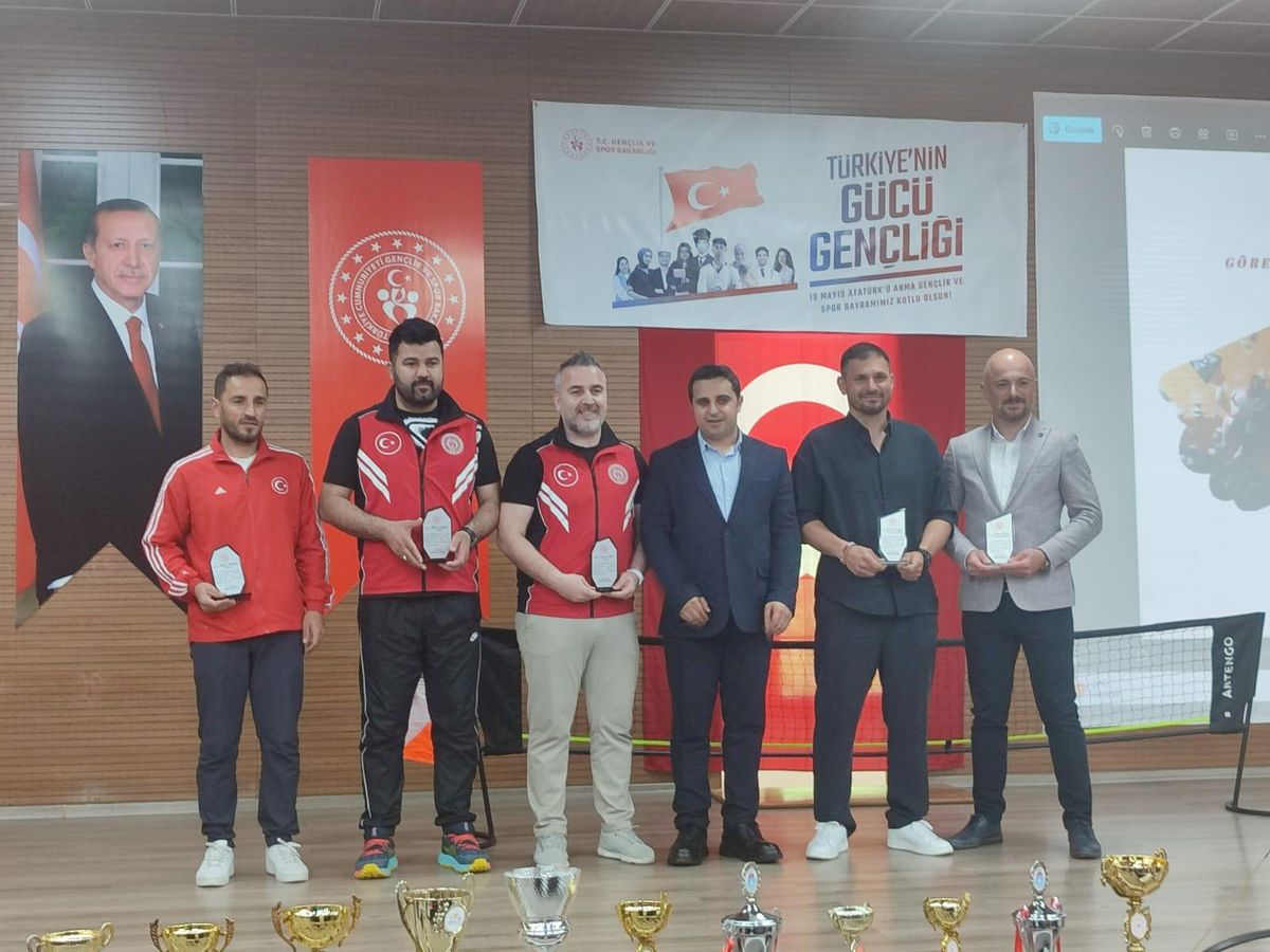 Çamlıhemşin’in şampiyonları ödüllendirildi: Başarıları alkış topladı