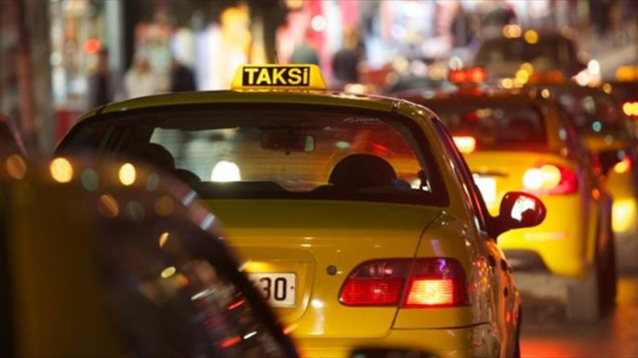 Turistten 4 bin 300 lira isteyen taksiciye 140 bin 500 lira ceza