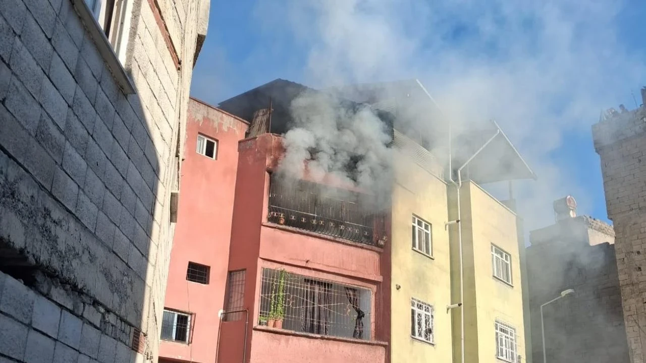 Siirt'te apartman yangını: Bina tedbir amaçlı boşaltıldı