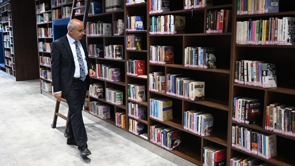 Malatya'da Yeni Nesil Şehir Kütüphanesi Açıldı: 7/24 Ücretsiz Hizmet Veren Merkeze Öğrenci Akını | GÜNDEM HABERLERİ