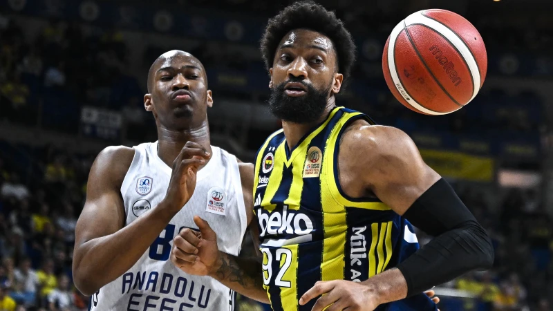 Ataşehir'de nefes kesen son: Fenerbahçe - Efes maçı 1 farkla bitti