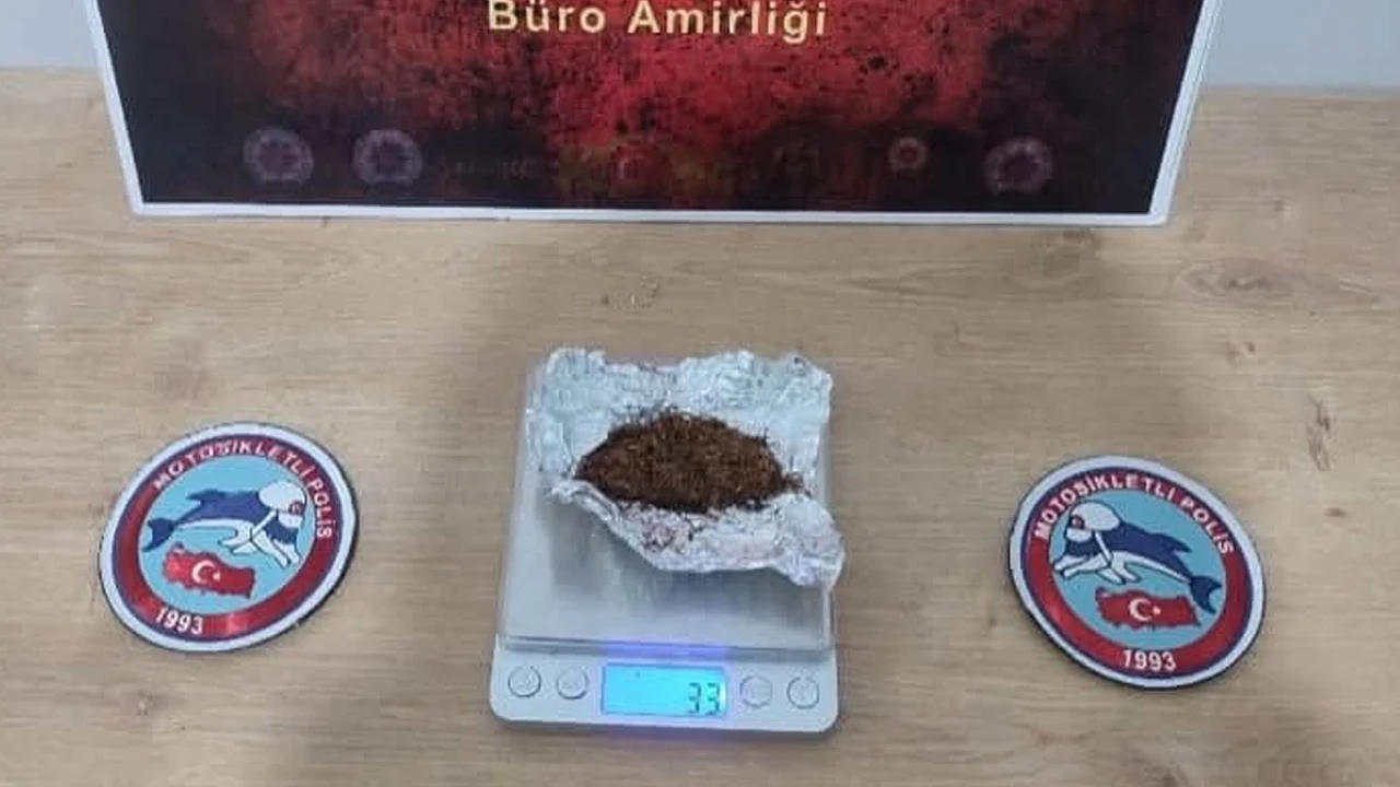 Okul önünde yapılan uyuşturucu operasyonunda 2 tutuklama