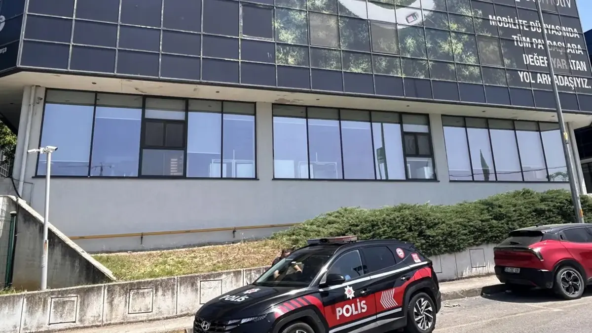 Maltepe'de Otokoç binasına silahlı saldırı! Soruşturma başlatıldı
