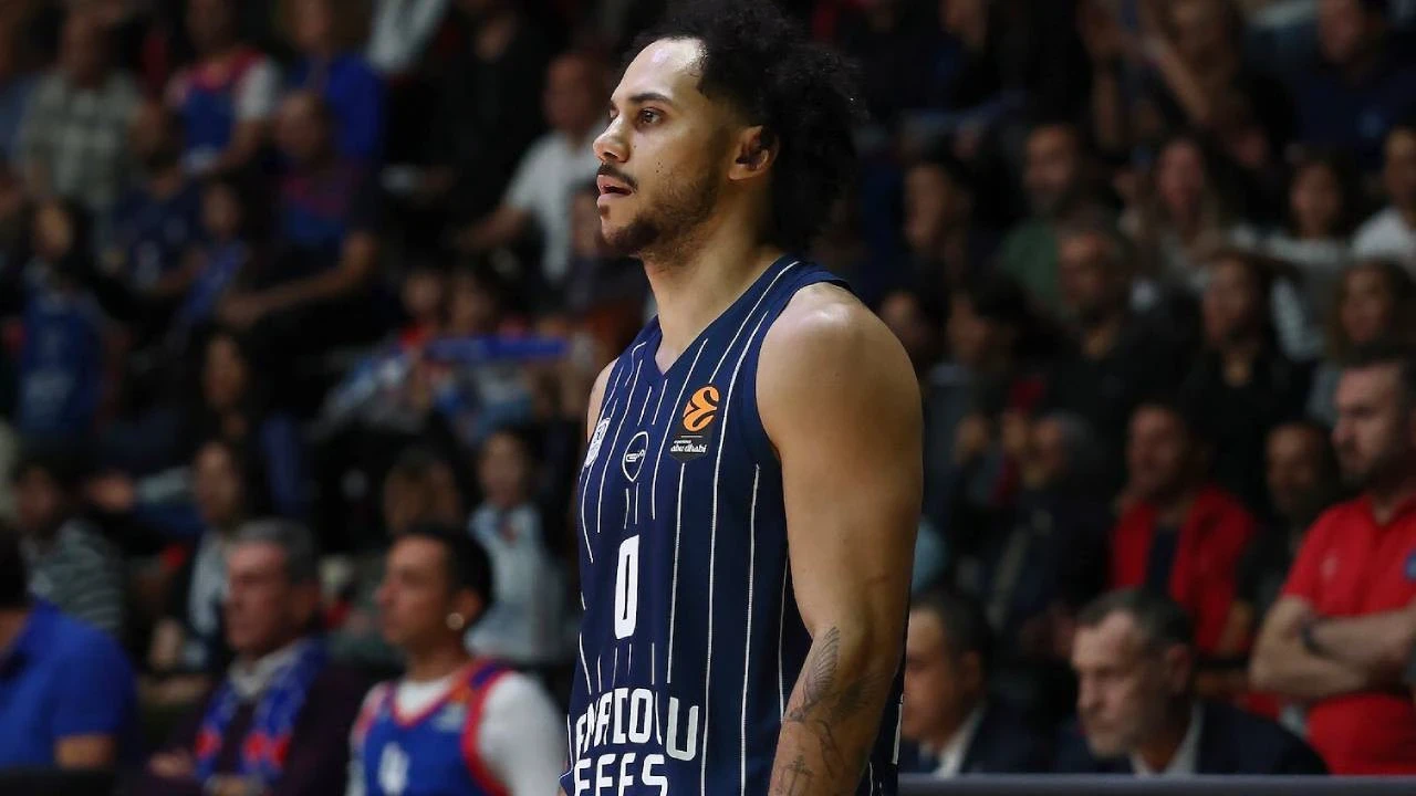 Shane Larkin, 8 yıl sonra Efes'ten ayrıldı: Fenerbahçe'ye gidiyor