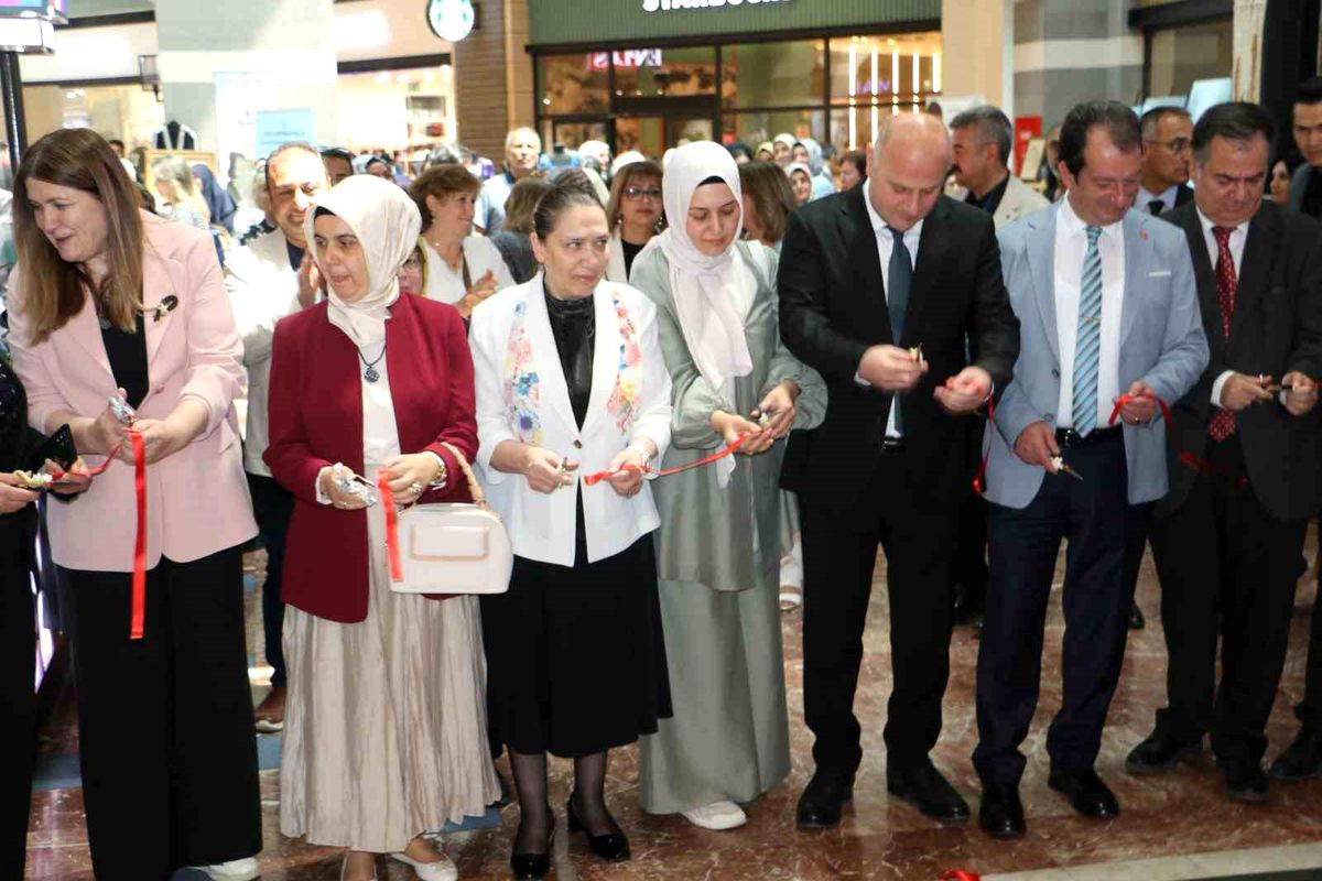 Diyarbakır'da hayat boyu öğrenme sergisi açıldı