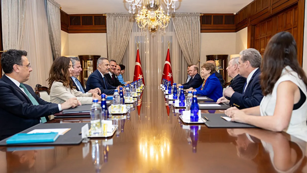 Dışişleri Bakanı Fidan, ABD'li senatörleri kabul etti
