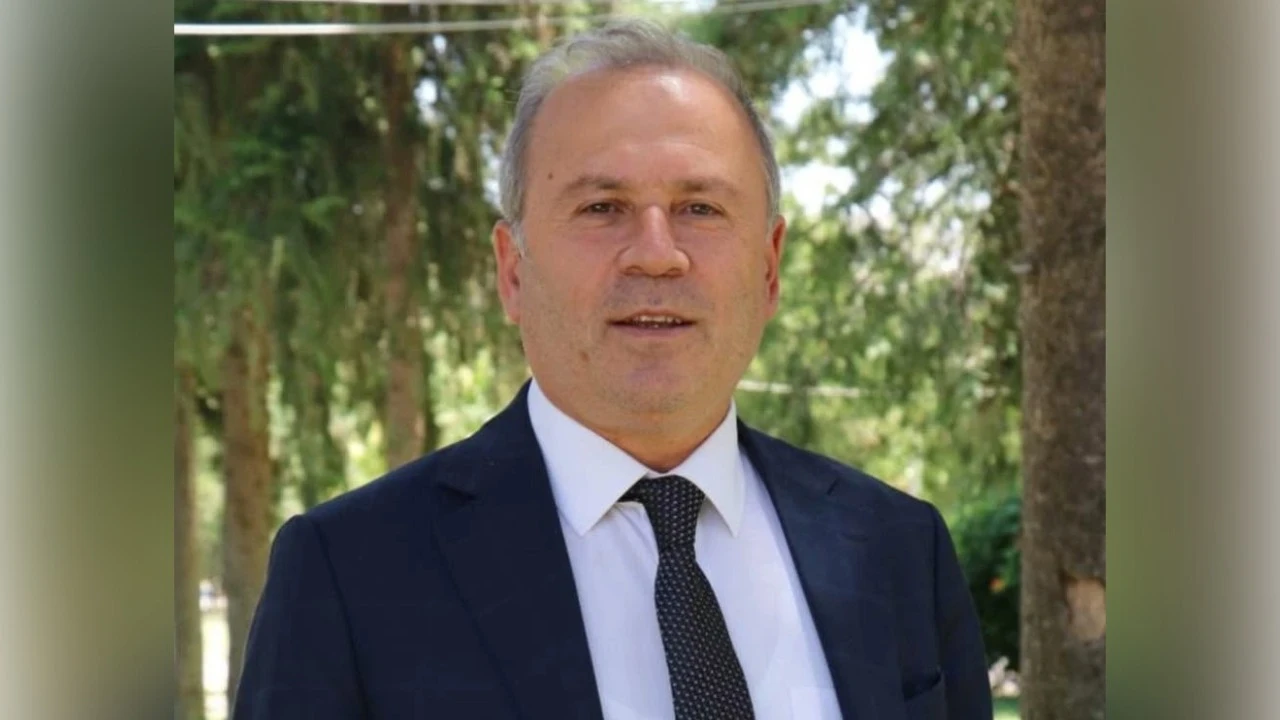 Zimmet davasında eski belediye başkanı ve 2 sanığa hapis cezası