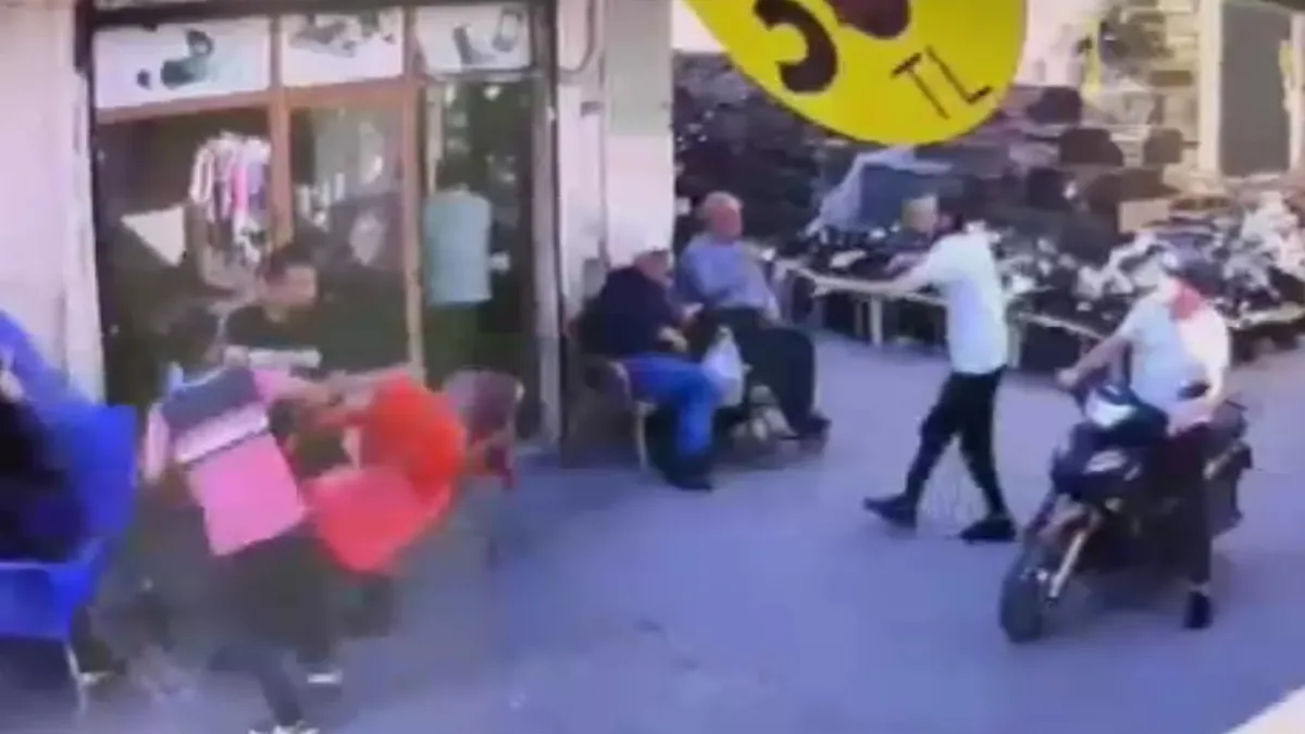 Kahvehane önünde dehşet! Pompalıyla geri döndü: 2 yaralı