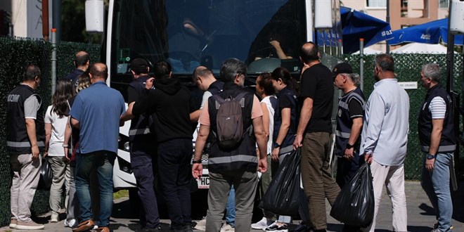 Ege Üniversitesi'ndeki usulsüzlük soruşturmasında 150 araç ve 49 taşınmaza el kondu