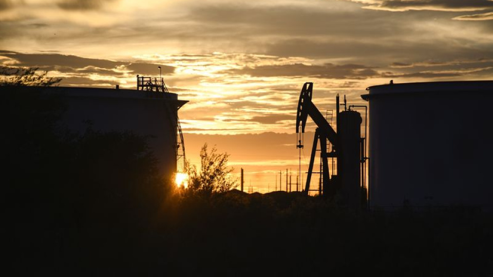 ABD petrol fiyatı tahminini düşürdü