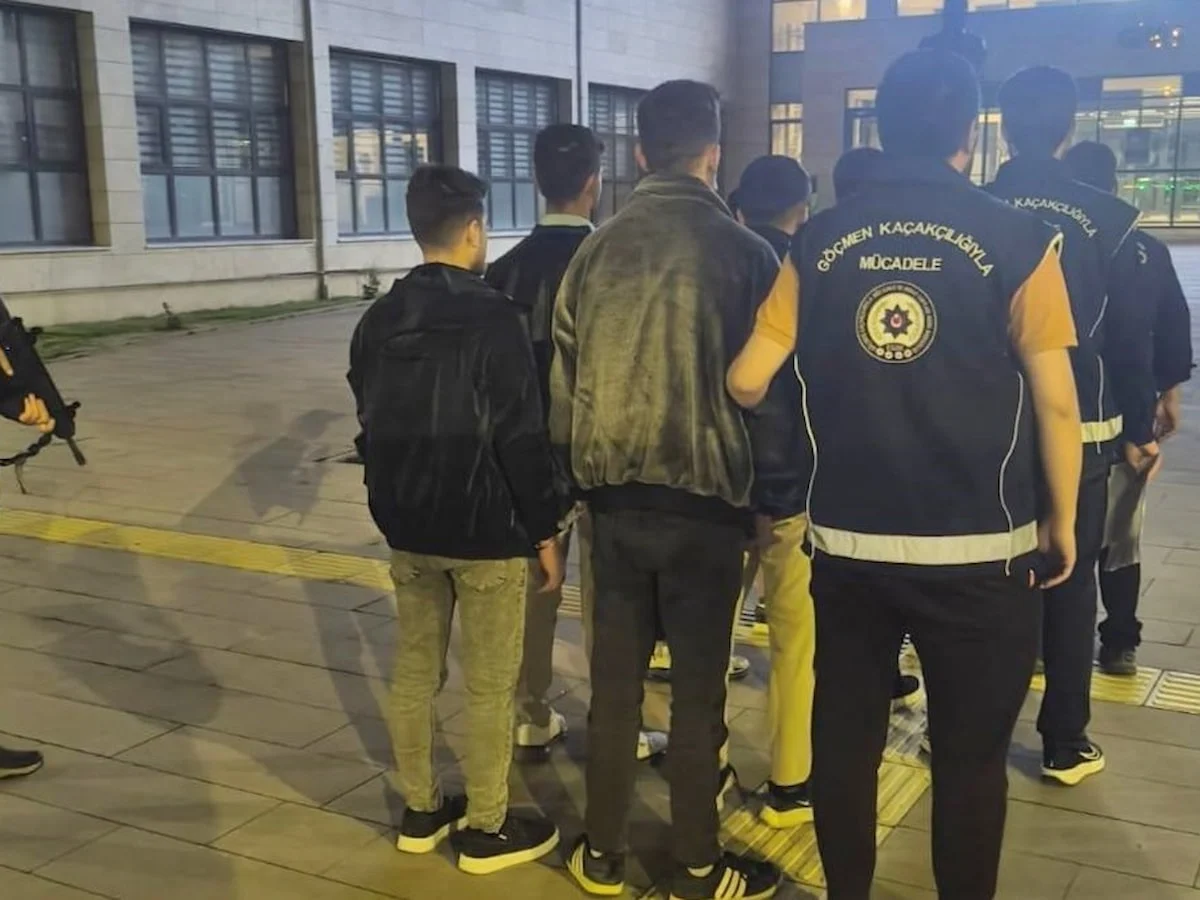 Afyonkarahisar’da 8 düzensiz göçmen yakalandı