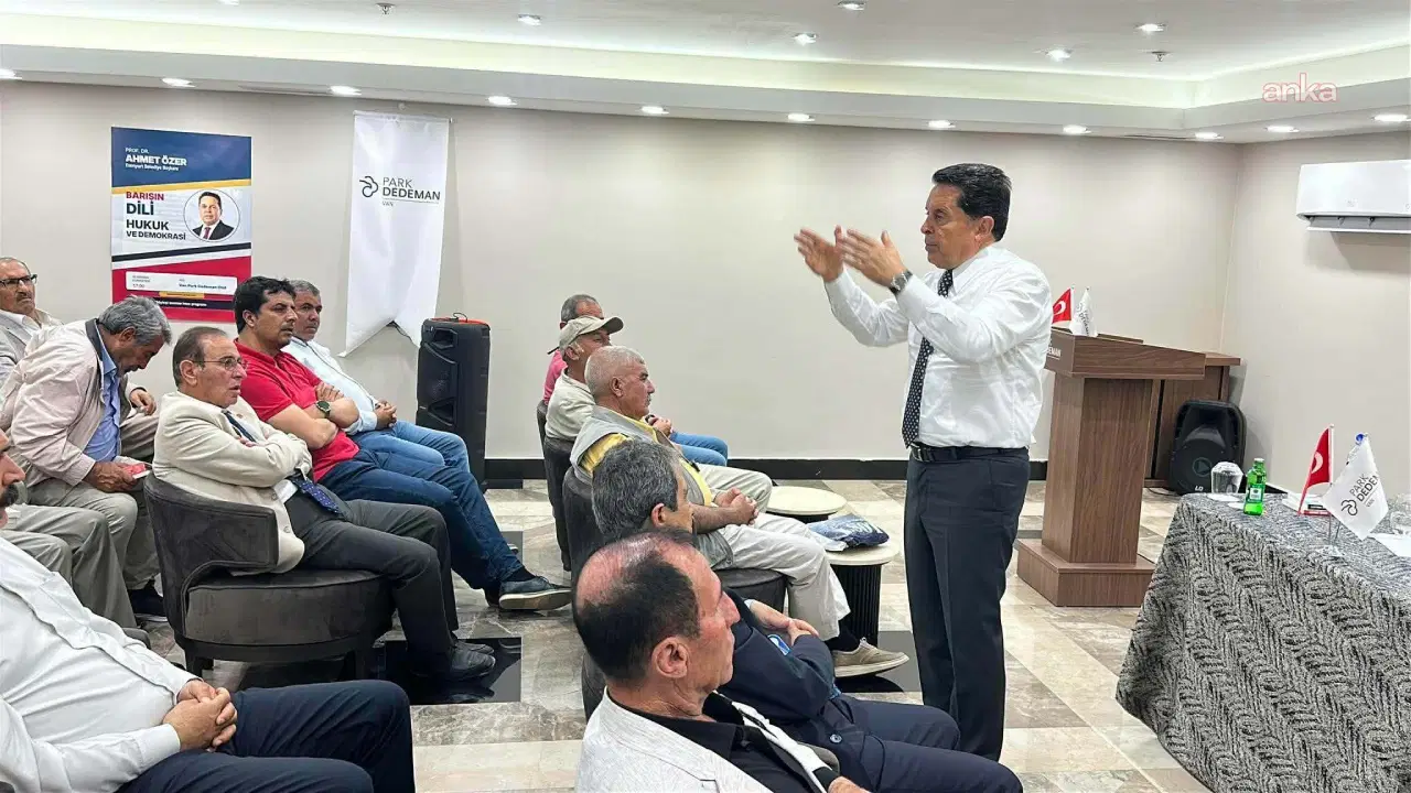 Ahmet Özer Van'da konuştu: 'Silah bırakmak Kürt sorununun çözümü değildir'