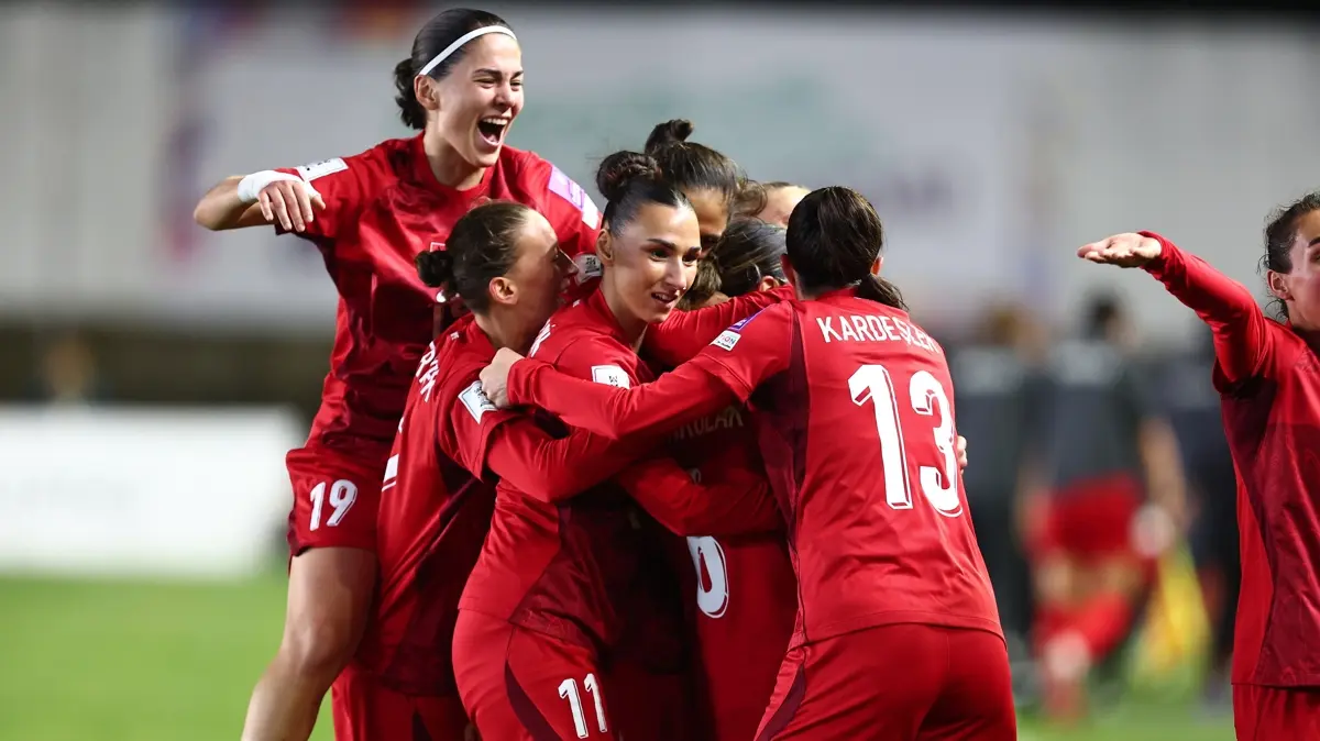 Milliler, Kuzey İrlanda'yı 2 golle geçti