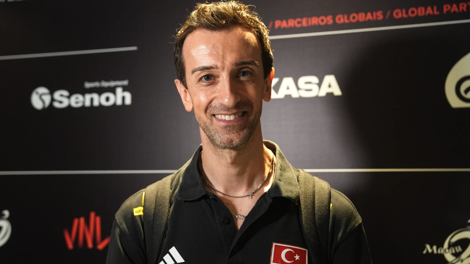 A Milli Kadın Voleybol Takımı Başantrenörü Daniele Santarelli: "Altın madalyayla Türkiye'ye dönebilmek için elimizden geleni yapacağız"