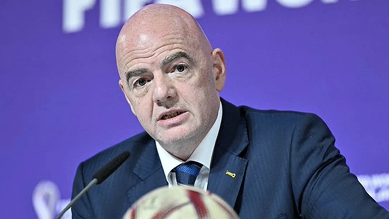 FIFA'dan 3 Türk kulübüne transfer yasağı