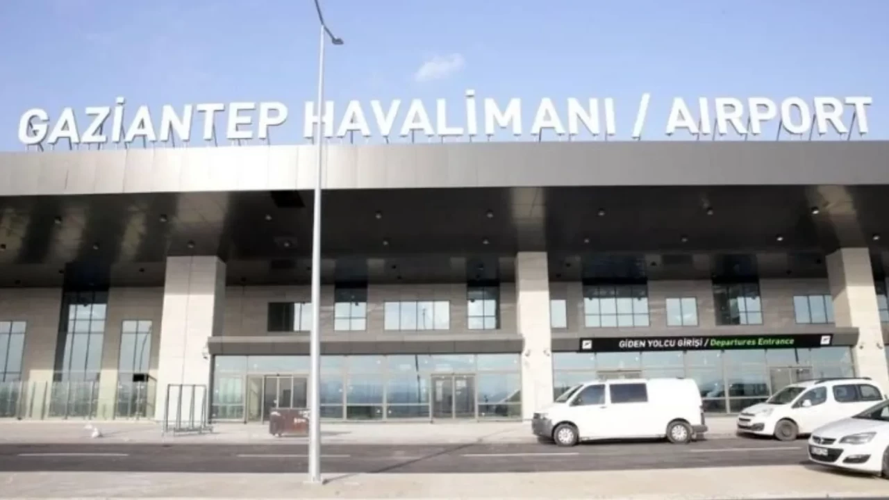 Ulaştırma ve Altyapı Bakanlığı’ndan Gaziantep Havalimanı'ndaki uçak kazası için açıklama geldi