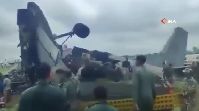 Hindistan'da askeri nakliye uçağı düştü: 5 personel hayatını kaybetti