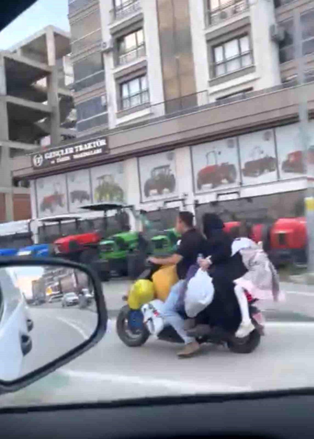 Elektrikli scooter üzerindeki tehlikeli yolculuk