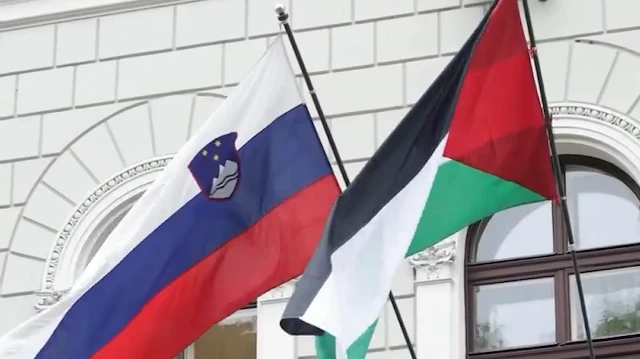 Slovenya’da bayrak resti: Hükümetin indirdiği Filistin bayrağını Cumhurbaşkanı sarayına astı