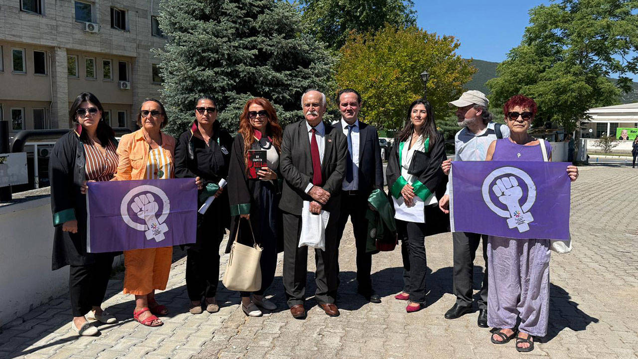 Manken Aslı Baş'ın şüpheli ölümü: Mahkeme silinen mesajların araştırılmasını talep etti