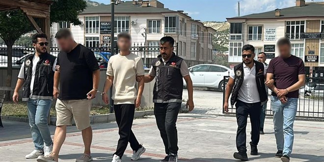Eski öğretmen uyuşturucu ticaretinden tutuklandı