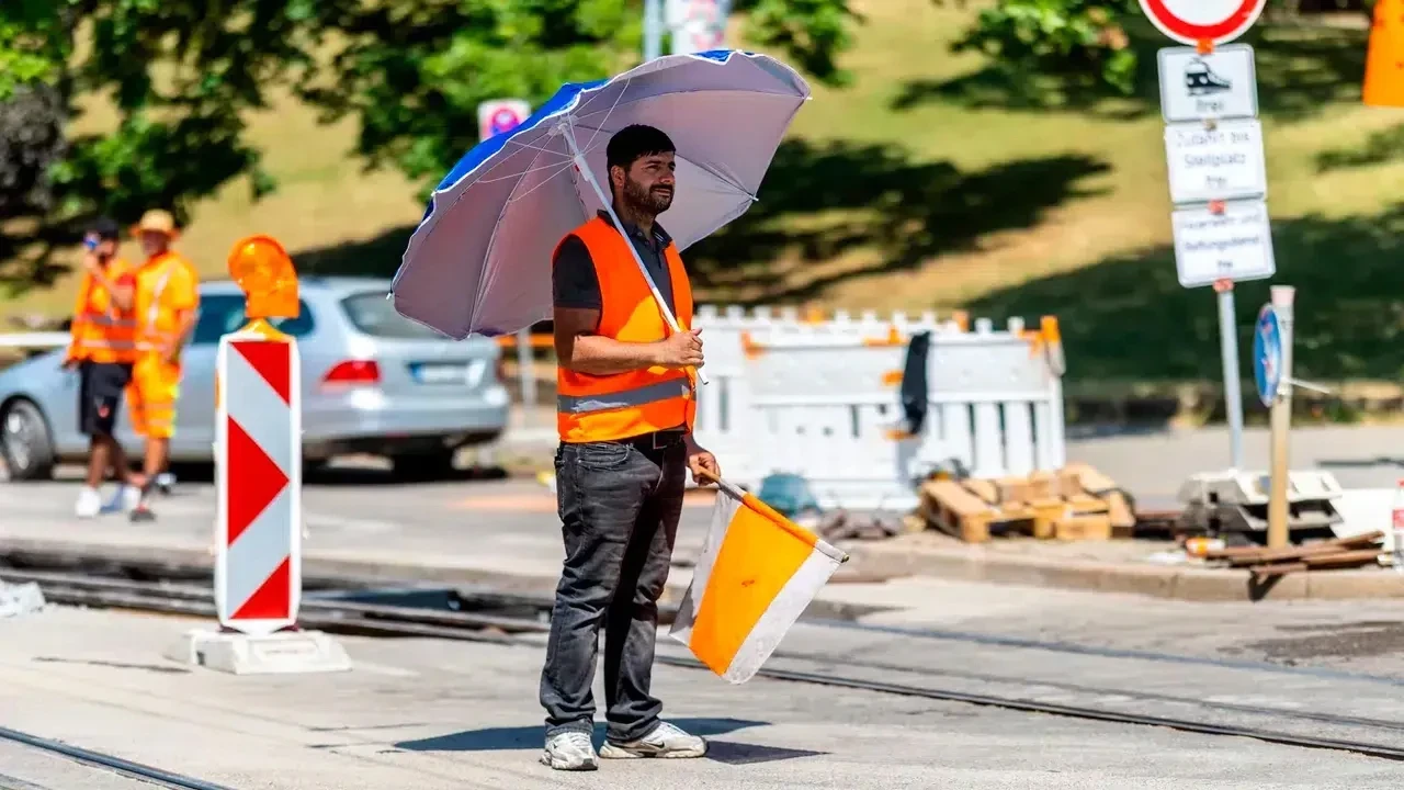 Avrupa’nın göbeğinde rekor sıcaklık :Bir belde tamamen boşaltılacak