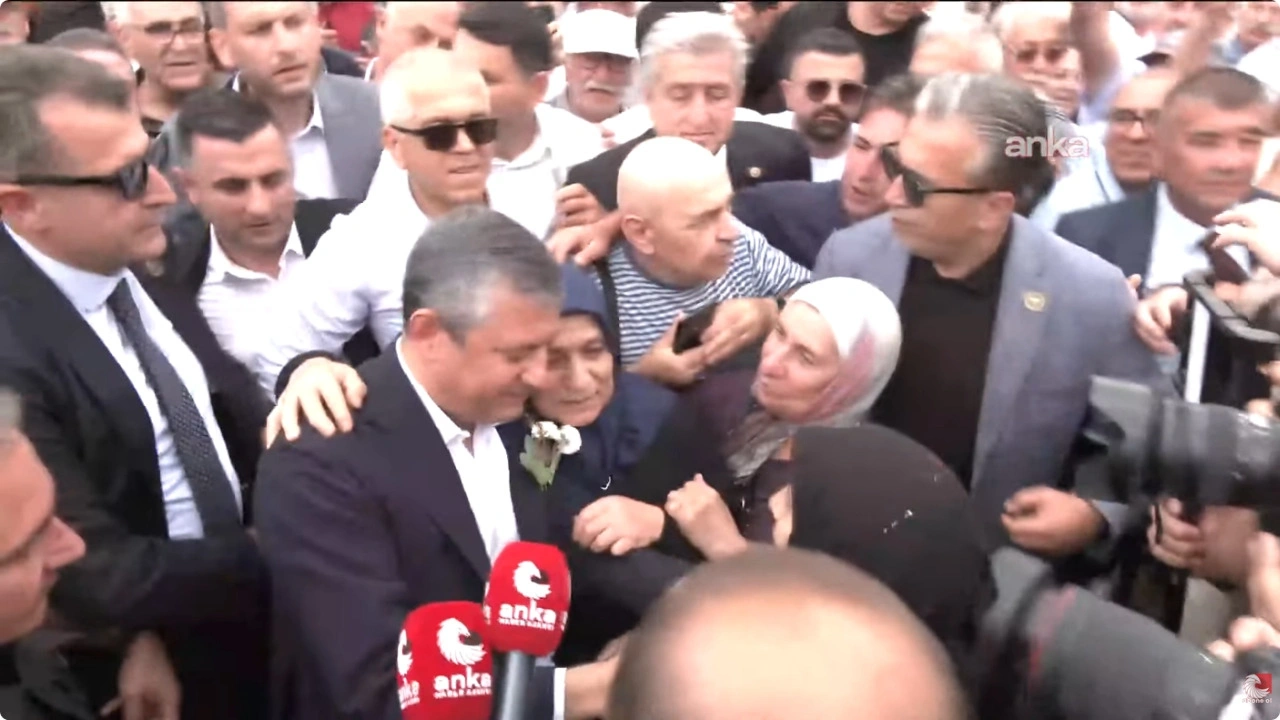 Son Dakika | Yeni Parti'nin ilk gününde dakika dakika yaşananlar!