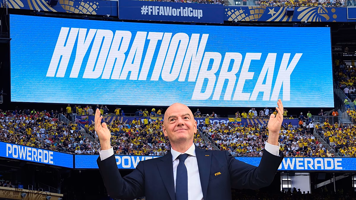 FIFA'nın 'su molaları' futbol kültürünü tehdit ediyor mu?