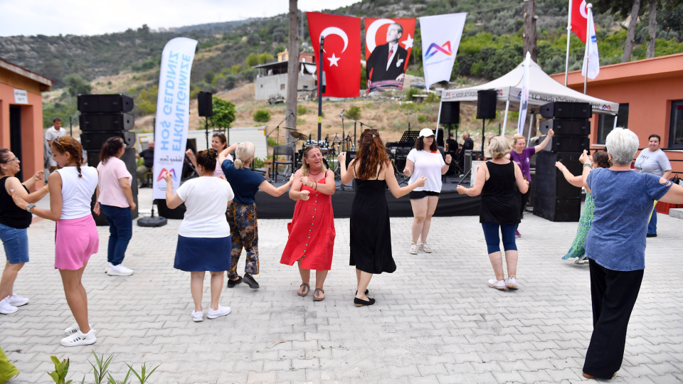Mersin Büyükşehir' Hamzabeyli'de "Köy Şenliği"