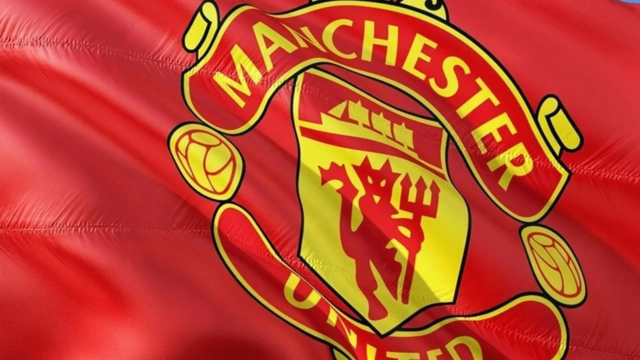 Manchester United'da üç ayrılık birden